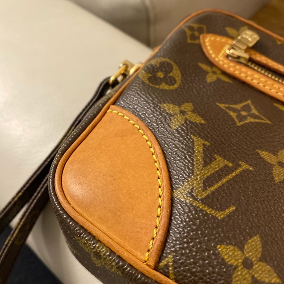 Authentic Louis Vuitton Marly Dragonne - Picture 2 of 8